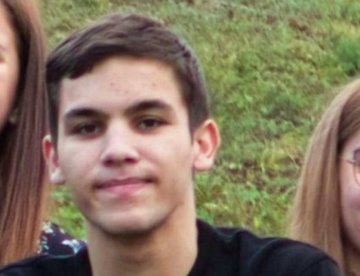 Издирват 20-годишен с шизофрения