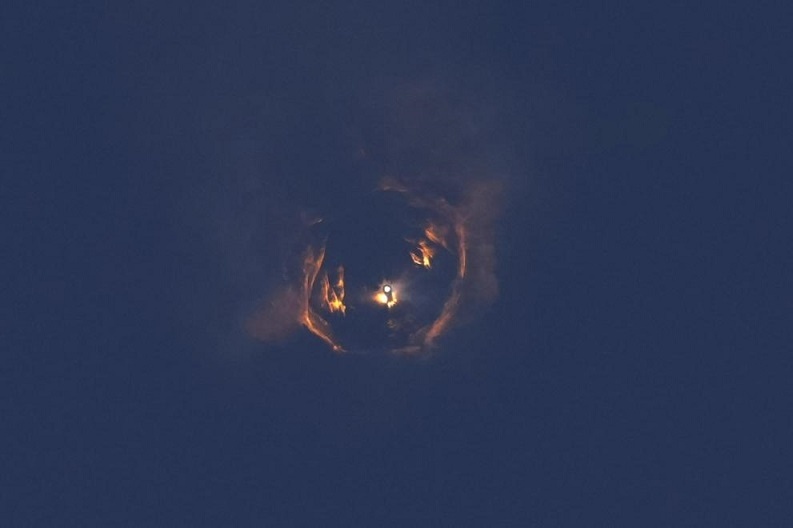 Неуспех на тестови полет със суперракетата на Илон Мъск