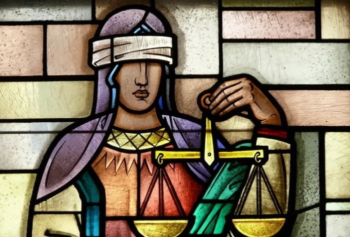 Обвиниха полицай за блудство с 12-годишна  