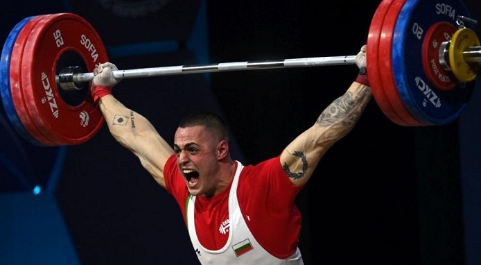 Карлос Насар с два нови световни рекорда