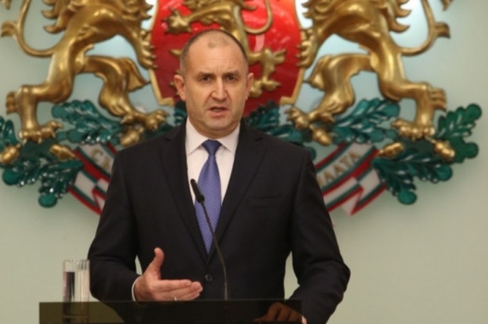 Президентът Радев поиска референдум за еврото