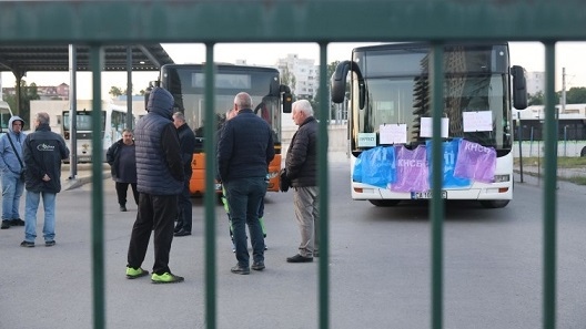 За хората, протестите и стачките *