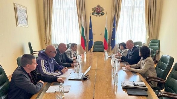 Кабинетът потушава стачката с 15 млн. лeва