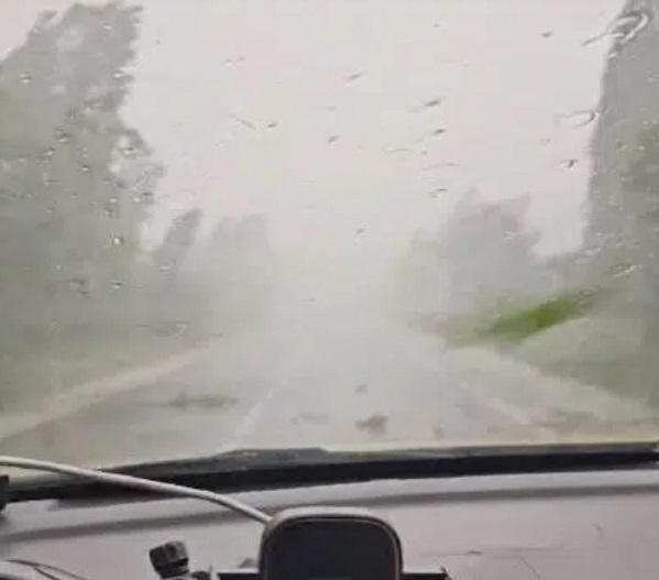 Кошмарна буря в Пловдивско (ВИДЕО)