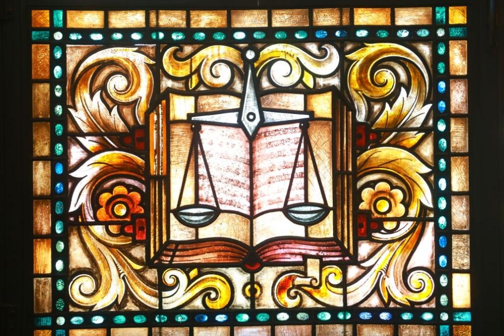 Измамници взеха имотите на жена докато е в болница