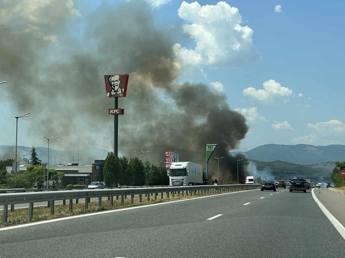 Част от АМ „Тракия“ затворена заради пожар до бензиностанция (ВИДЕО + ГАЛЕРИЯ)