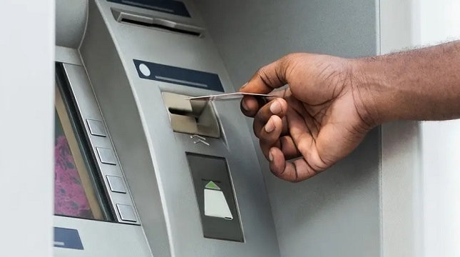 Без такси до 10 тегления месечно от банкомат