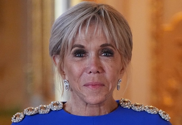 Първата дама Брижит Макрон ще доказва в съда, че е жена