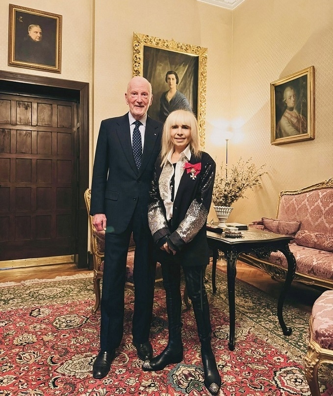 Симеон Сакскобургготски награди Лили Иванова 