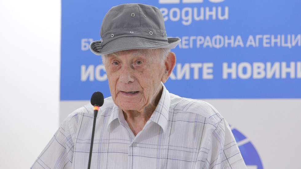  Почина Найден Вълчев – създателят на „Една българска роза“