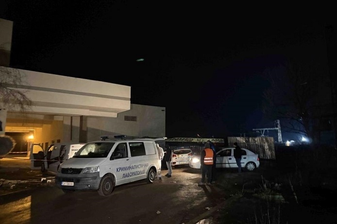 Маскирани обраха инкасо автомобил 