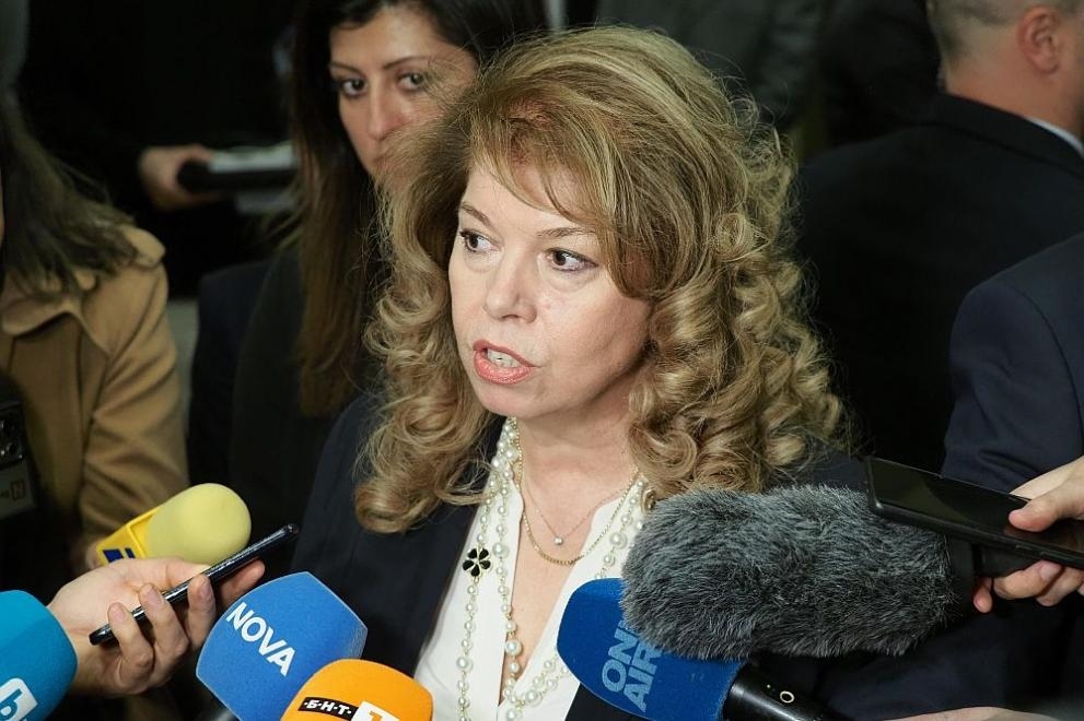 Президентът Йотова: Очакване за кабинет още с първия мандат