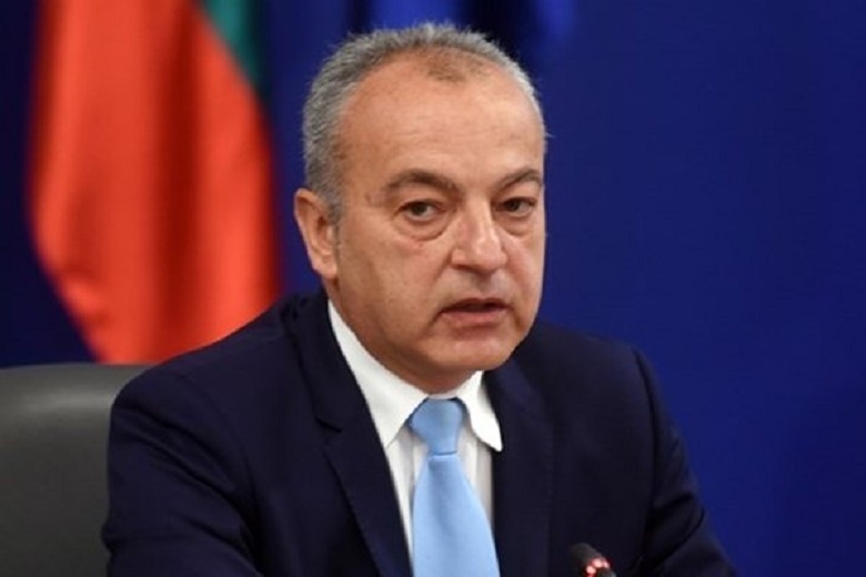 Режат от заплатите на политиците
