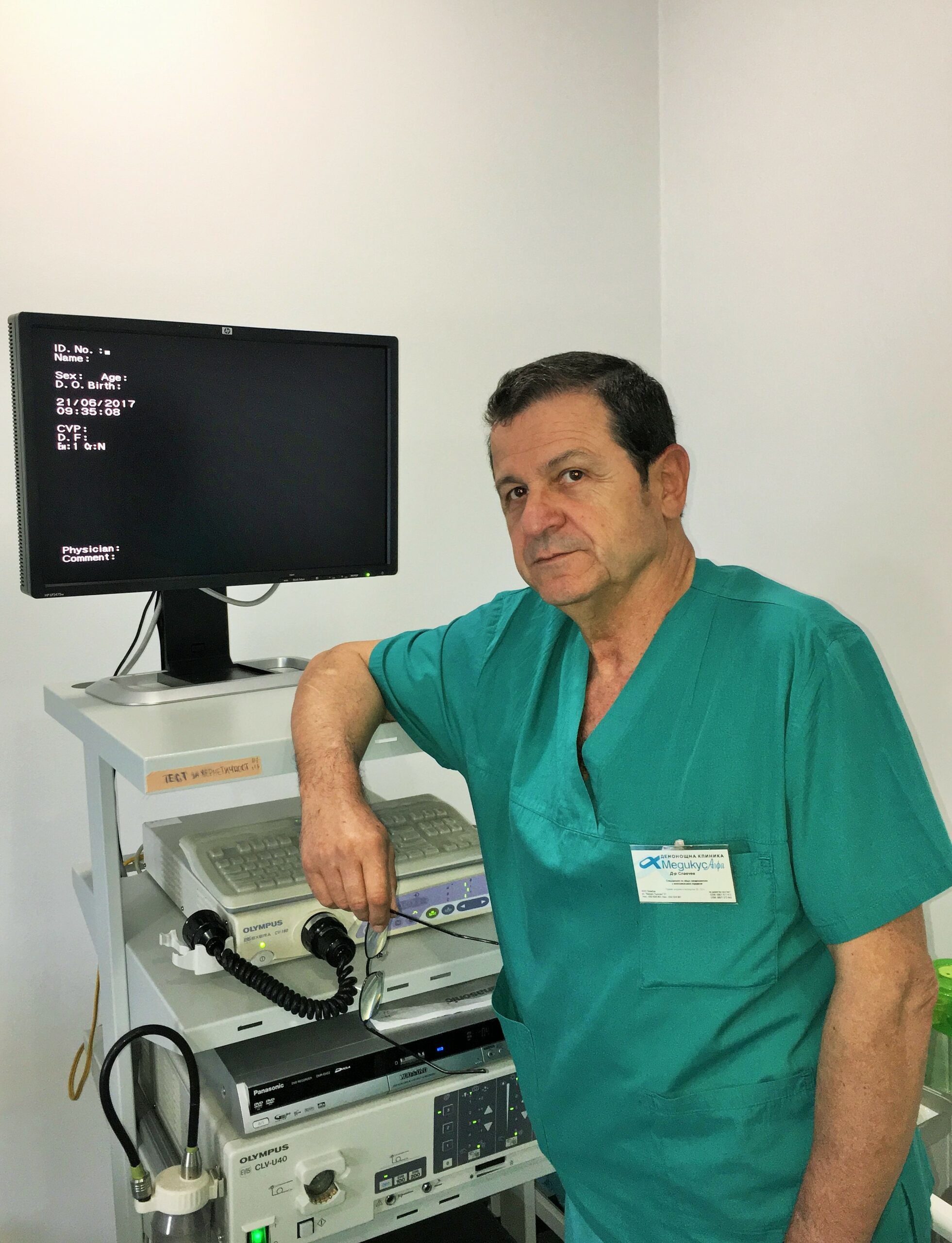Лапароскопията на жлъчка в „Медикус Алфа”- Пловдив за сметка на НЗОК. Операцията при камъни в жлъчния мехур е задължителна.“, обяснява хирургът д-р Таньо Славчев. „Камъните могат да причинят запушване на жлъчните пътища с тежки усложнения, налагащи спешна оперативна интервенция.