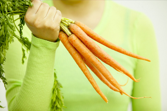 Ваденето на морковите възможно до средата на есента. Морковите са по – трайни за съхранение през зимата в сурово състояние, ако се приберат по-късно.