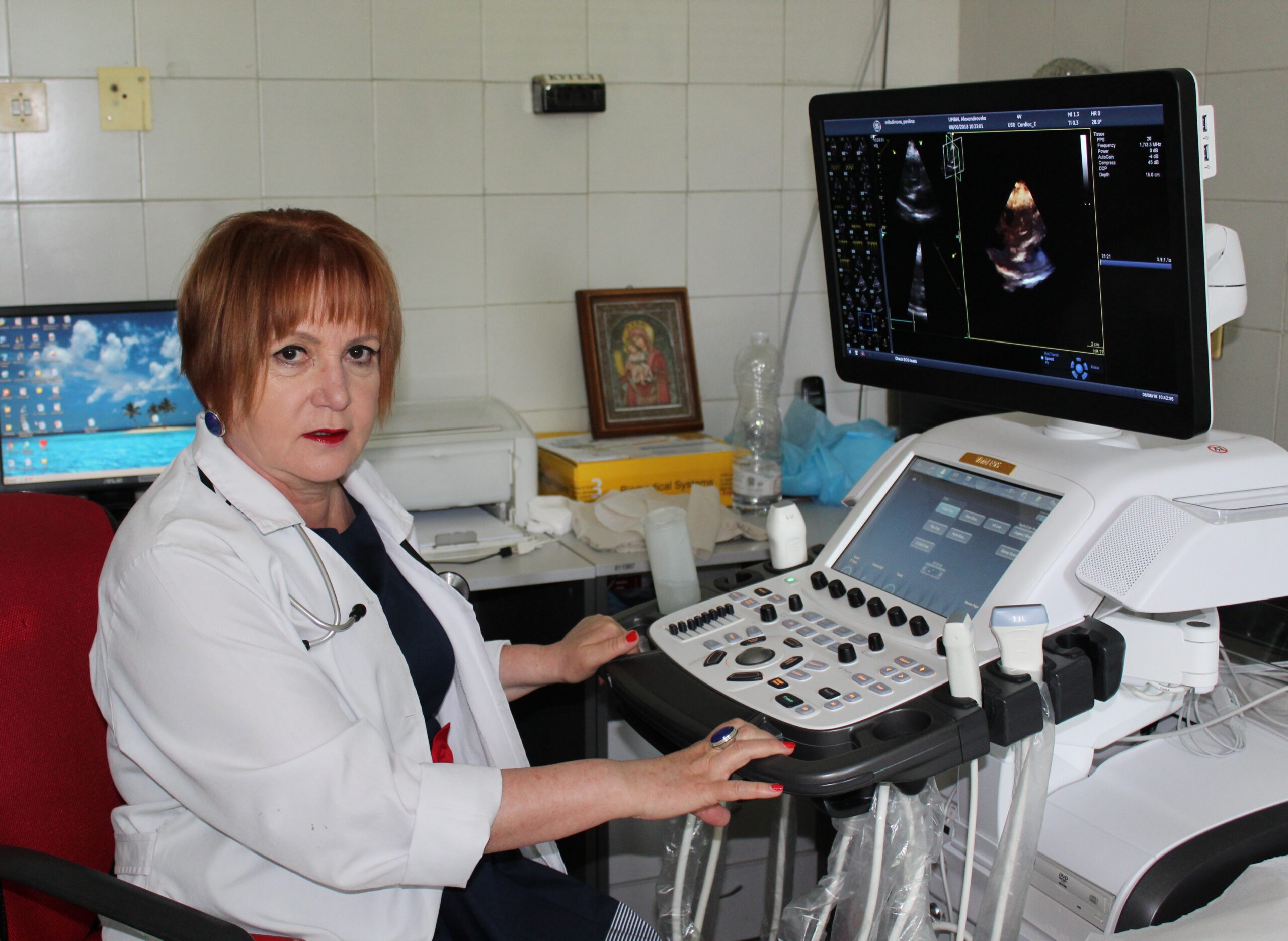 Клиниката по кардиология на Александровска болница в София вече разполага с най-съвременен ехокардиограф, който е от последен клас, какъвто е произведен до момента в света, съобщиха от лечебното заведение. Следвай ме - Здраве