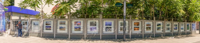 Знакови места в Бургас са събрани и показани във фотоизложба на открито. Фотосите са дело на бургаски фотографи, експозицията е при Часовника. Следвай ме - Култура
