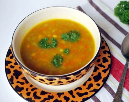 Супата от тиква със зеленчуци е прекрасен вариант за обяд или за лека вечеря. През зимата, когато пресните плодове и зеленчуци се отглеждат в оранжерии, тиквата набавя така полезните за организма витамини от група В (В1, В2, PP) и витамин Е. Следвай ме - Гурме