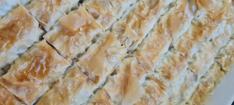 Баклава с орехи и грис