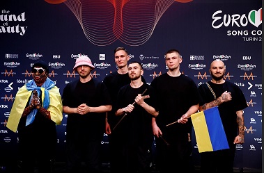 Дадоха „Евровизия” на Украйна (ВИДЕО) Групата „Оркестър Калуш” беше на четвърто място, гласуването на зрителите я изтика на първо, близо 7500 гледаха на живо. Следвай ме - Хоби / Шоу