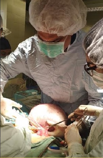 Извадиха 7-килограмов тумор от жена Операцията беше осъществена от лекари от Университетската болница „Свети Георги“ в Пловдив, образуванието е било в яйчника . Следвай ме - Здраве