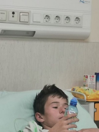 Първа снимка на намерения Сашко в „Пирогов 12-годишното дете, което страда от аутизъм бе 9 дни в неизвестност, делтапланеристи го откриха на 19 ноември, събота Следвай ме - Общество