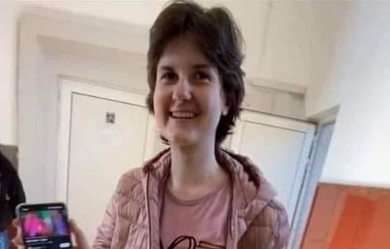 50 000 лв. за изчезналата Ивана Вече месец няма следа от 17-годишното момиче от Дупница, наградата дават нейните родители с надежда някой да я намери Следвай ме - Общество