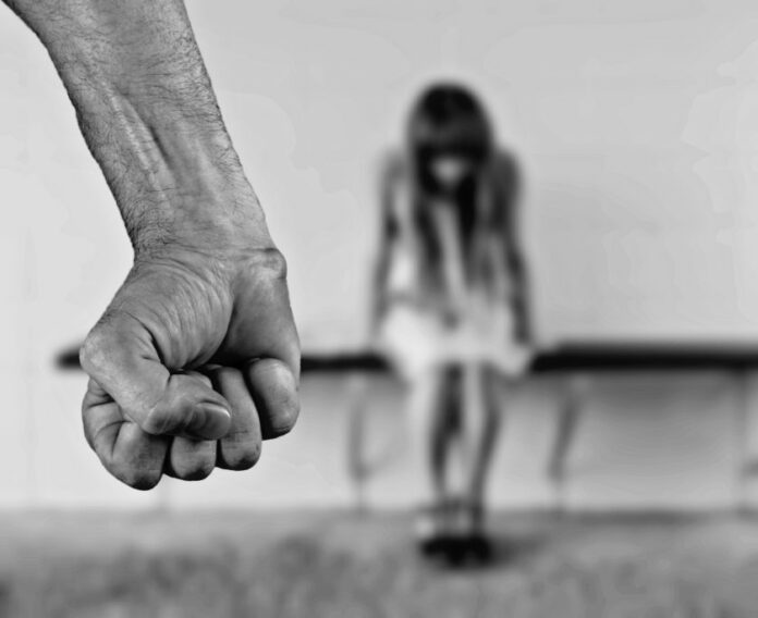 Пак пребито дете Четири 13-годишни момчета нападнаха малолетно момиче от Божурище Следвай ме - Общество